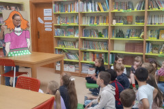 Drugoklasiści w bibliotece 7.10.2025 r.