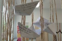 Instalacja poetycka klasy 6a – „Haiku na żaglach” 6.10.2025 r.